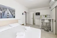 Seagull Pool Apartments & Studios - balcony