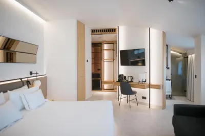 MR プエルタ セラノス セラノスの塔周辺のホテル