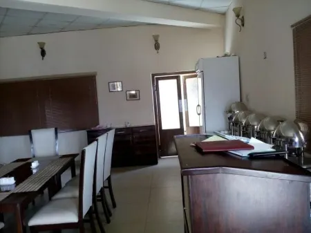 Lalazar Hotel Отели рядом с достопримечательностью «Naran Valley»