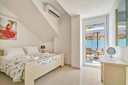 Stunning Lake Kournas Retreat 2 New Private Pool