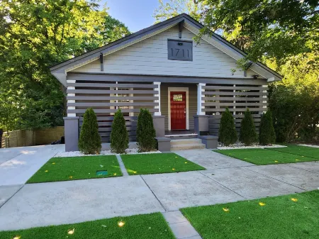 Luxury 3Br House in Charlotte Отели рядом с достопримечательностью «Спектрум-центр»