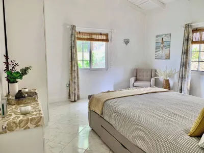 Stunning 3 Bed Villa, Balcony and Sea View Các khách sạn ở 