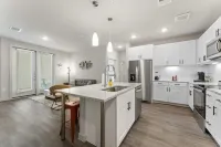 Prime Soco Charming 1Br King Suite w Pool Parking