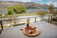 Release Wanaka - Lake Edge - balcony