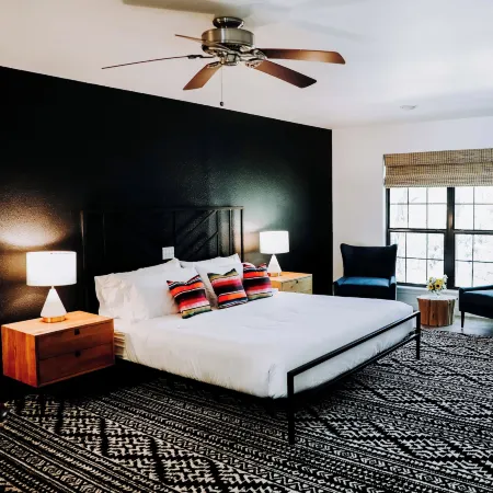 Wimberley Inn & Bar