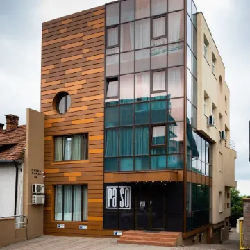 Hotel Paso Отели рядом с достопримечательностью «Торговый центр Cluj Iulius Mall»