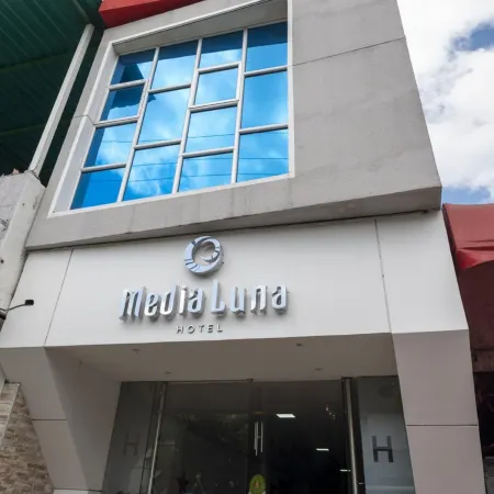 Hotel Media Luna