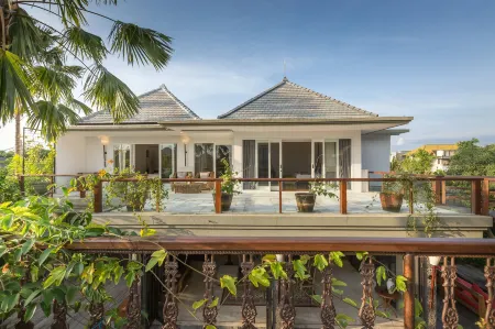 Jadine Bali Villa by Nagisa Bali Отели рядом с достопримечательностью «Karma Spa at Karma Jimbaran»