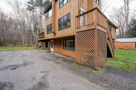 Killington Mountain Home! HotTub & 5 Min to Skiing!