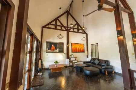 2Bedroom Namkhan Riverview Pool Villa ( By MyBanLao ) Отели в г. Луанг Прабанг