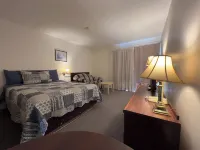 Monashee Motel Hotels in Columbia-Shuswap E