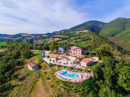 La Castellaia Resort Отели в г. Фабриано