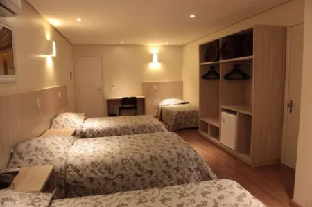 Golden Hotel - O Mais Central - Pet Friendly Отели в г. Шапеко