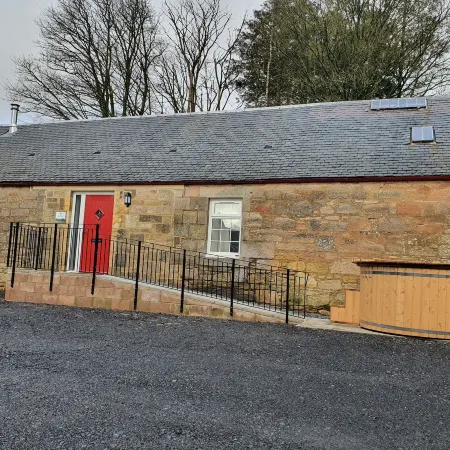 2-Bed Barn Hot Tub & Pet Friendly Near Muirkirk