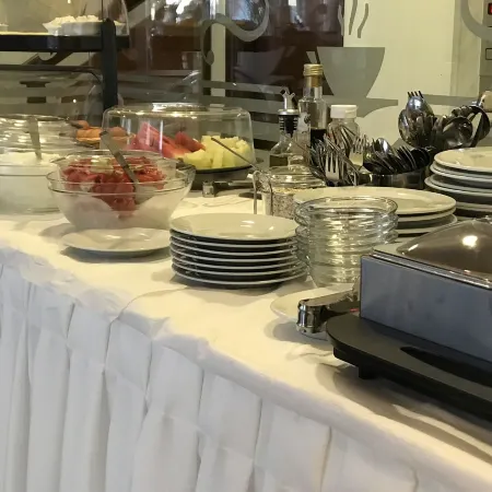 Hotel Avra