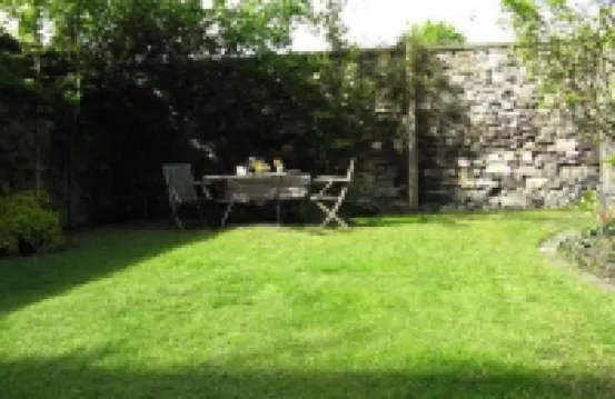 Six Brunton Place Guest House