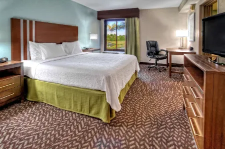 Hampton Inn Beaufort Отели рядом с достопримечательностью «Spanish Moss Trail»