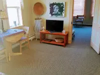 Fully equipped apartment for short term vacation rentals! Hotels in Calumet