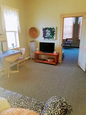 Fully equipped apartment for short term vacation rentals! Отели в г. Калумет Тауншип