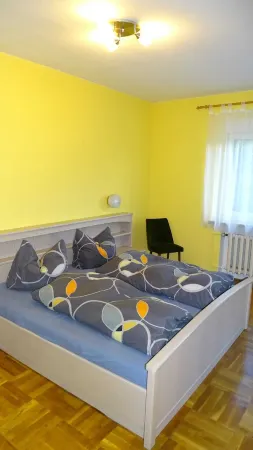 Ferienhaus Oma Inge Zwischen Goitzsche und Muldestausee Haustierfreundlich ! Отели в г. Анхальт-Биттерфельд