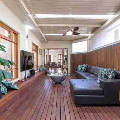Beach & Bay - Modern Family Stay Glenelg North Rooms