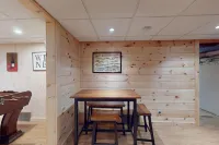 The Lodge on Booth Lake