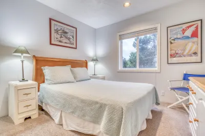 Ocean Views, Deck and Beach Access - Beautiful Coastal Haven