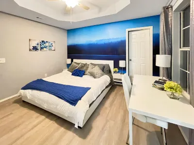 Cozy Gas Fire Pit and Modern Open Space - Charming Retreat Hotels near Springdale