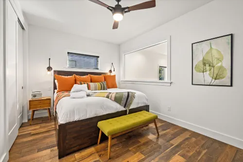 Hot Tub and Outdoor Entertainment Space - Gorgeous Urban Haven