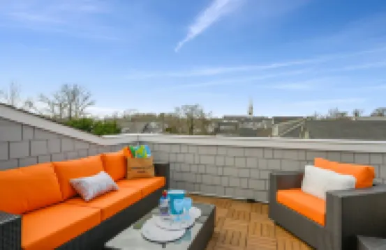 Luxury Living and Rooftop Terrace - Stunning Coastal Escape 하위치 호텔