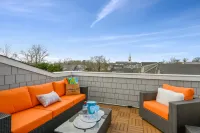 Luxury Living and Rooftop Terrace - Stunning Coastal Escape