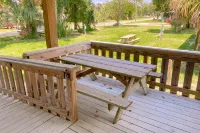 Snowbird-friendly home with central AC, full kitchen, and free WiFi Hotels in Port St. Joe