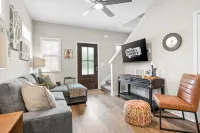 Rooftop Patio and Game Room Oasis - Exquisite Urban Retreat Hotels in Clarksville