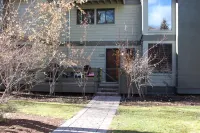 Charming condo w/ full kitchen, washer/dryer, & grill - close to ski slopes Hotels near White Clouds