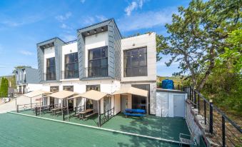 The Seolem Onsuswimmingpool Pension