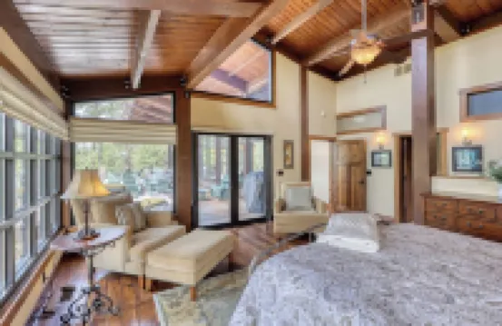 Savor tranquility with Mt. Rushmore views and nearby Custer State Park. โรงแรมใน