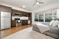 Stylish Studio with Pool and Hot Tub Access - Inviting Luxury Escape