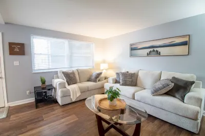 Centrally Located Near High St Hotels in 