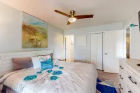 3rd-floor valley-view condo with 2 outdoor pools, balcony, BBQ area, W/D, AC