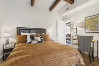 Community Pool and Pickle-Ball Court Access - Charming New Condo Hotels in Kimberling City