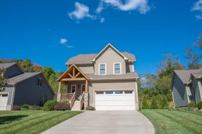 Modern Open Floor Plan with Gas Fireplace and Deck - Bright and Charming Hotels near Martha Mae’s Emporium