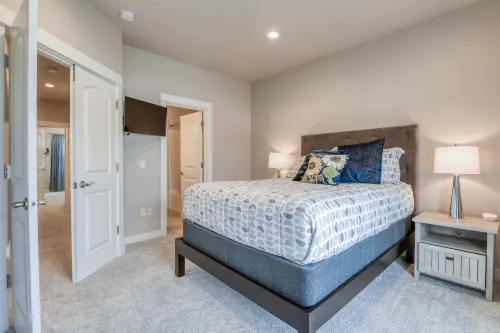 Ocean View Balconies and Spacious Living - Charming Coastal Retreat