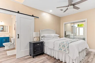 Downtown Charm - Heart of Full Kitchen, Washer/Dryer