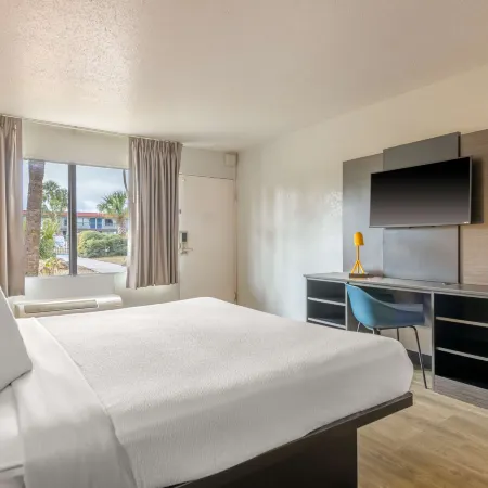 Motel 6 Spring Hill, FL - Weeki Wachee