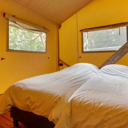 Tent Lodge with Sanitary Facilities at the Bedafse Bergen - Campsite