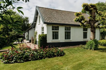 Boutique B&B Oud Aa Отели в г. Tienhoven