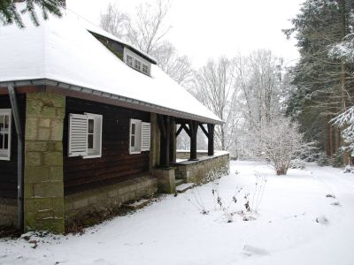 Large Hunting Lodge with Enormous Beautiful Garden
