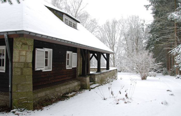 Large Hunting Lodge with Enormous Beautiful Garden