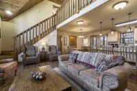 Fox Hollow Family Lodge