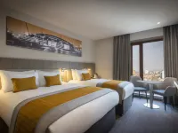 Maldron Hotel Manchester City Centre Hotels near Manchester Museum